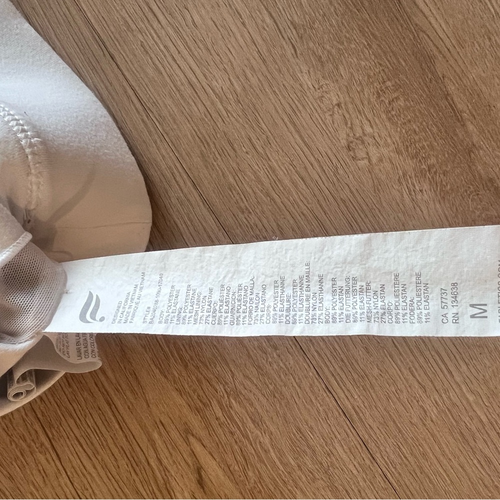 Fabletics White Twist Sports Bra - Picture 4 of 4